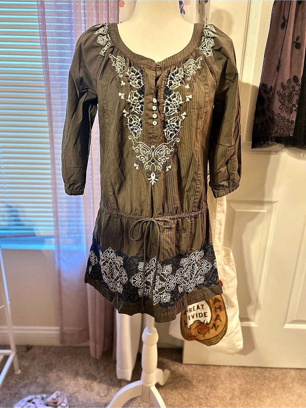 3J Workshop Johnny Was Embroidered Tunic in Gray Size Small Like New
